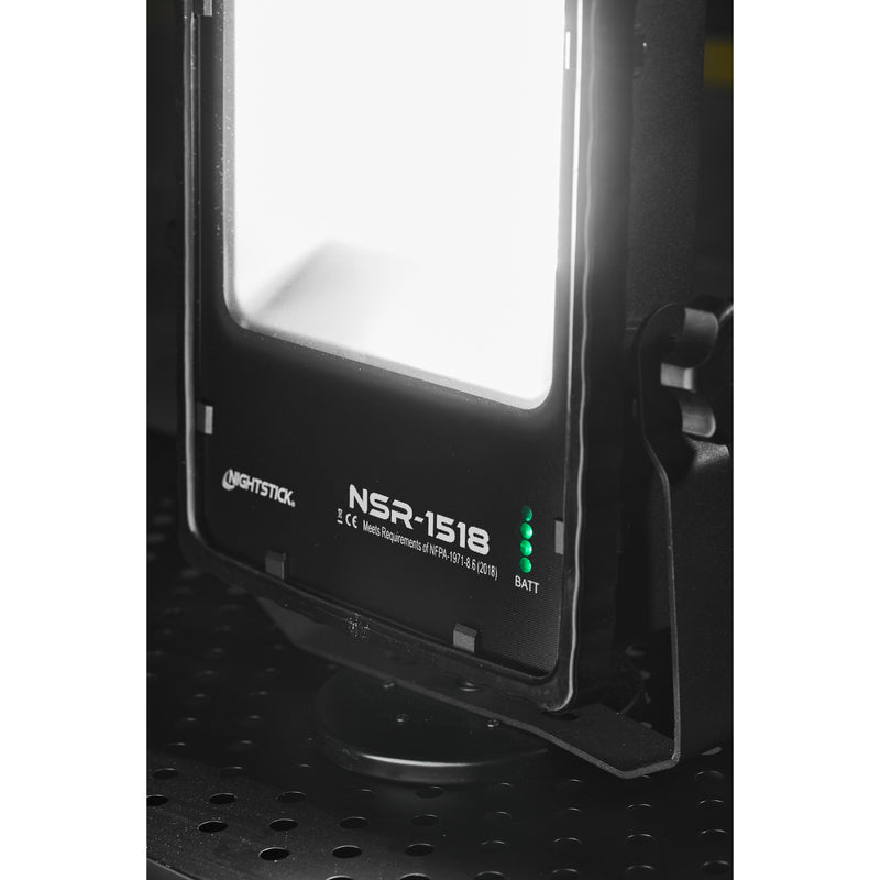 Luz De Escena LED Magnética 12,500 Lúmenes - Nightstick NSR-1518