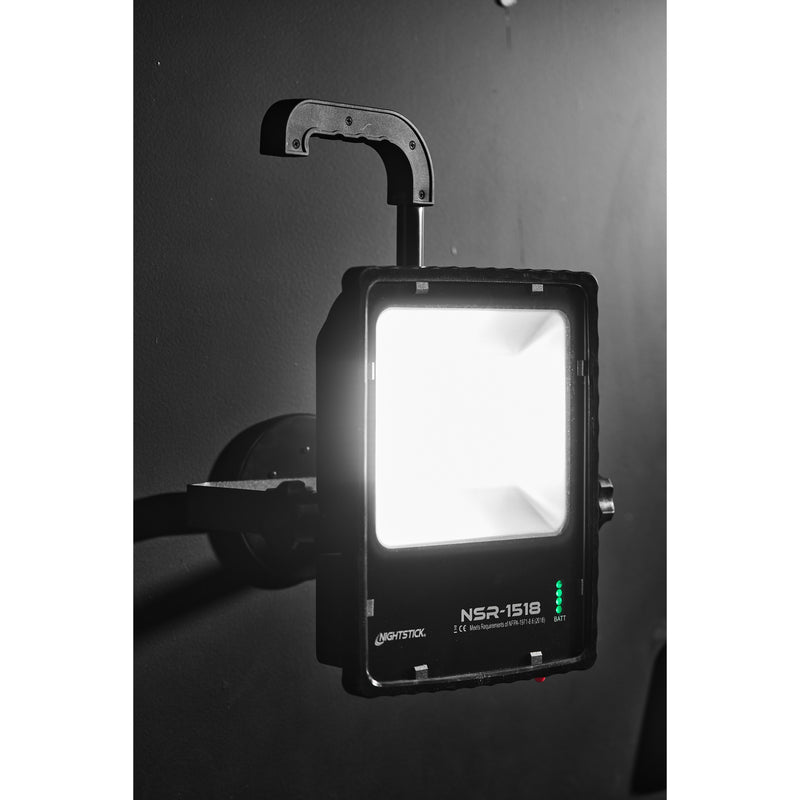 Luz De Escena LED Magnética 12,500 Lúmenes - Nightstick NSR-1518