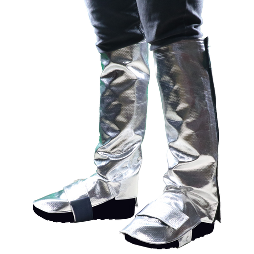 Persona con polainas aluminizadas plateadas JYRSA AL-1600 sobre pantalón oscuro, con correas al frente cubriendo tenis - DIBAMEX