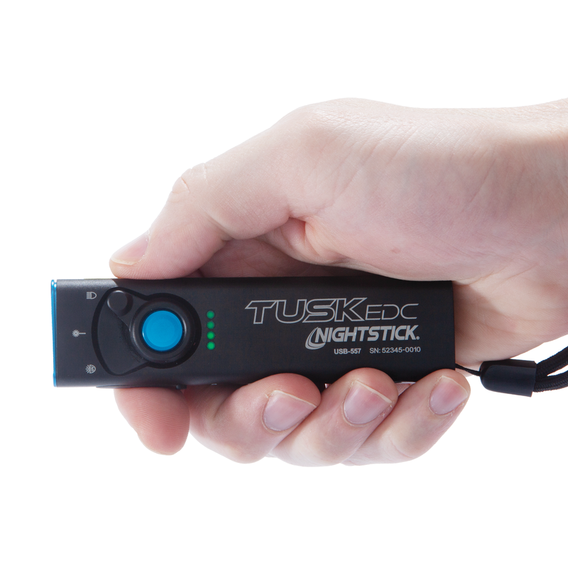 Linterna EDC Recargable USB-C 700 Lúmenes Láser Verde y Luz UV — Nightstick USB-557 TUSK