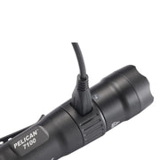 Linterna Táctica Pelican 7100 con 695 lúmenes y recargable USB - DIBAMEX
