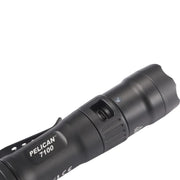Linterna Táctica Pelican 7100 con 695 lúmenes y recargable USB - DIBAMEX