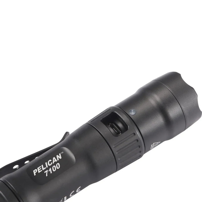 Linterna Táctica Pelican 7100 con 695 lúmenes y recargable USB - DIBAMEX